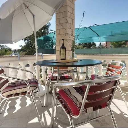 Appartement Lisicak A2+2 *